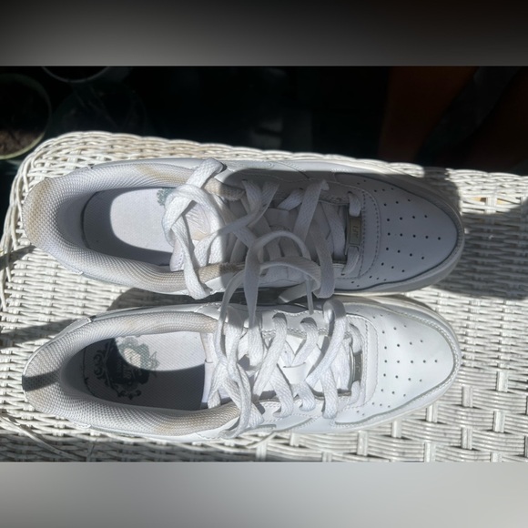 Nike Air Force 1 Low LE Triple White GS (DH2920-111) Grade School Size 4Y-7Y - Picture 10 of 15